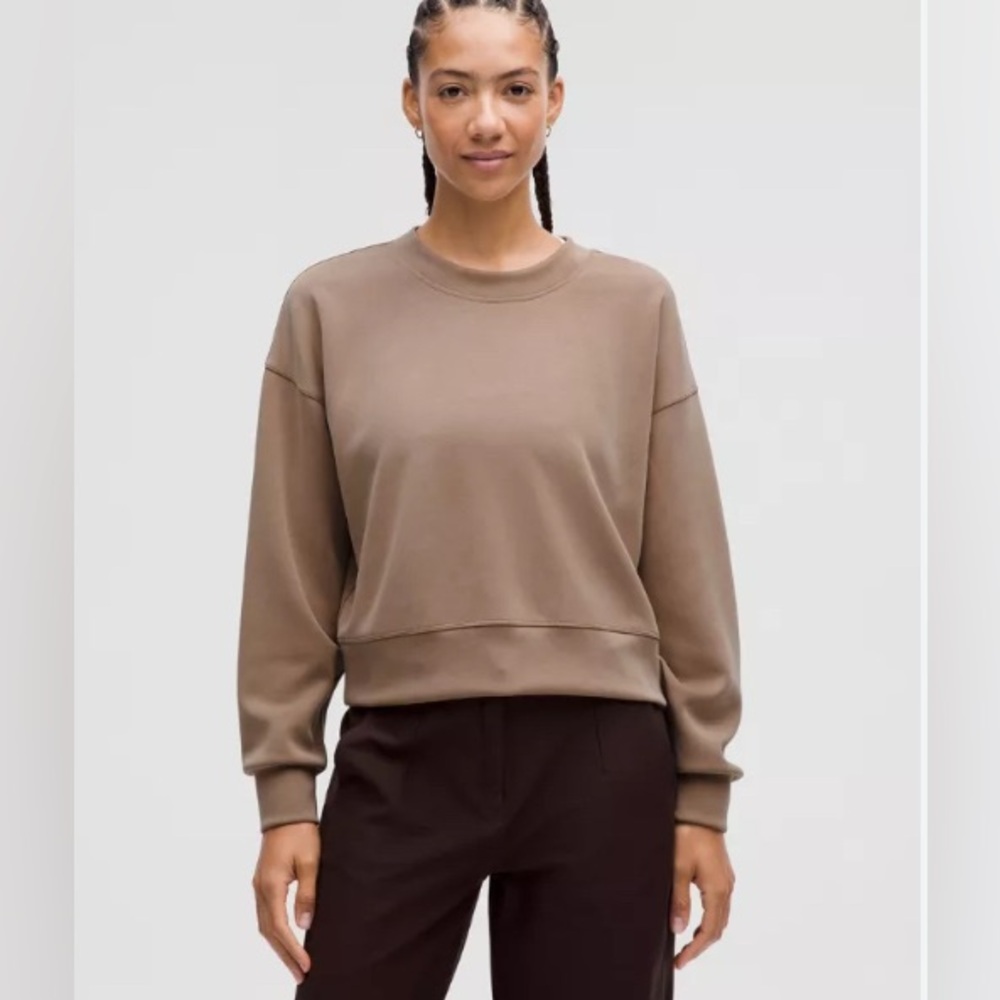 lululemon Softstreme Perfectly Oversized Cropped Crew 4 EUC Taupetastic